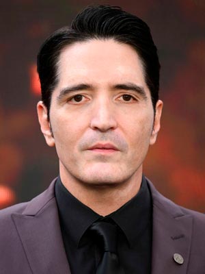 Давид Дастмалчян в роли доктора Гуратина